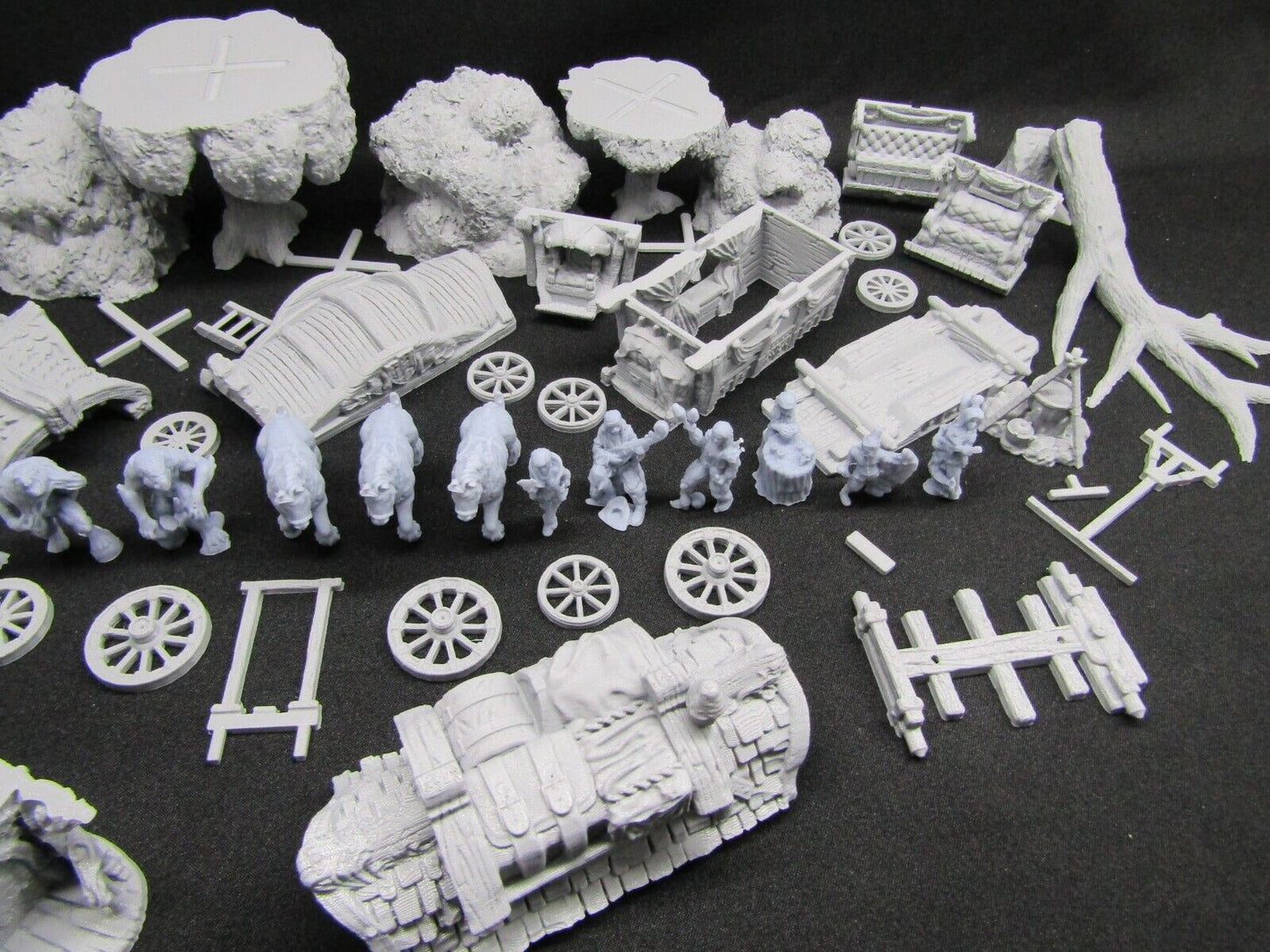 36 Piece Crimson Troupe Werewolf Set Encounter Scenery Terrain Mini Miniatures