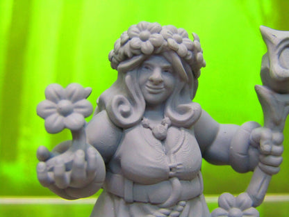 Dwarven Female Herbalist Druid Mini Miniature Dwarf 3D Printed Model 28/32mm