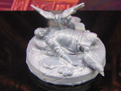 Dead Adventurer Corpse w/ Crows Scatter Terrain Scenery Mini Miniature Model