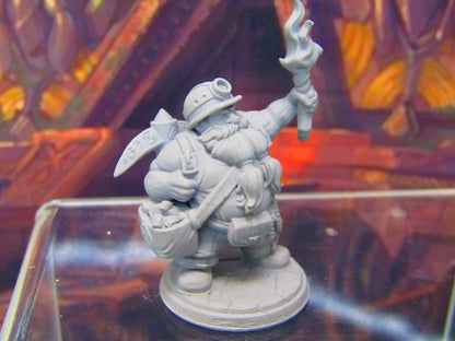 Dwarven Miner Dwarf Explorer Adventurer Mini Miniatures 3D Printed Model 28/32mm