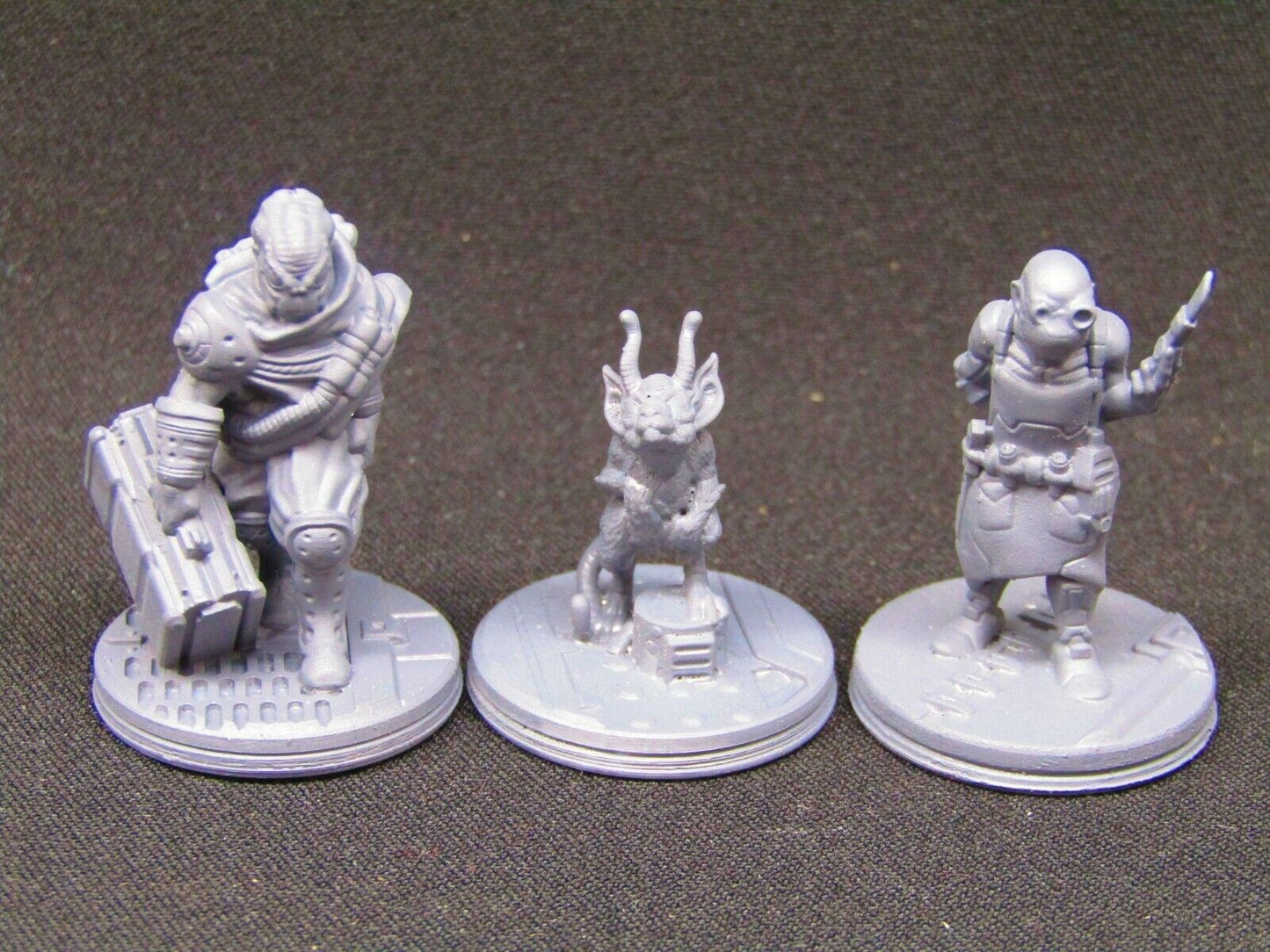 20pc Sci Fi Dr. Laboratory W/ Dr., Transporter & Pet Miniatures Minis Set Rpg
