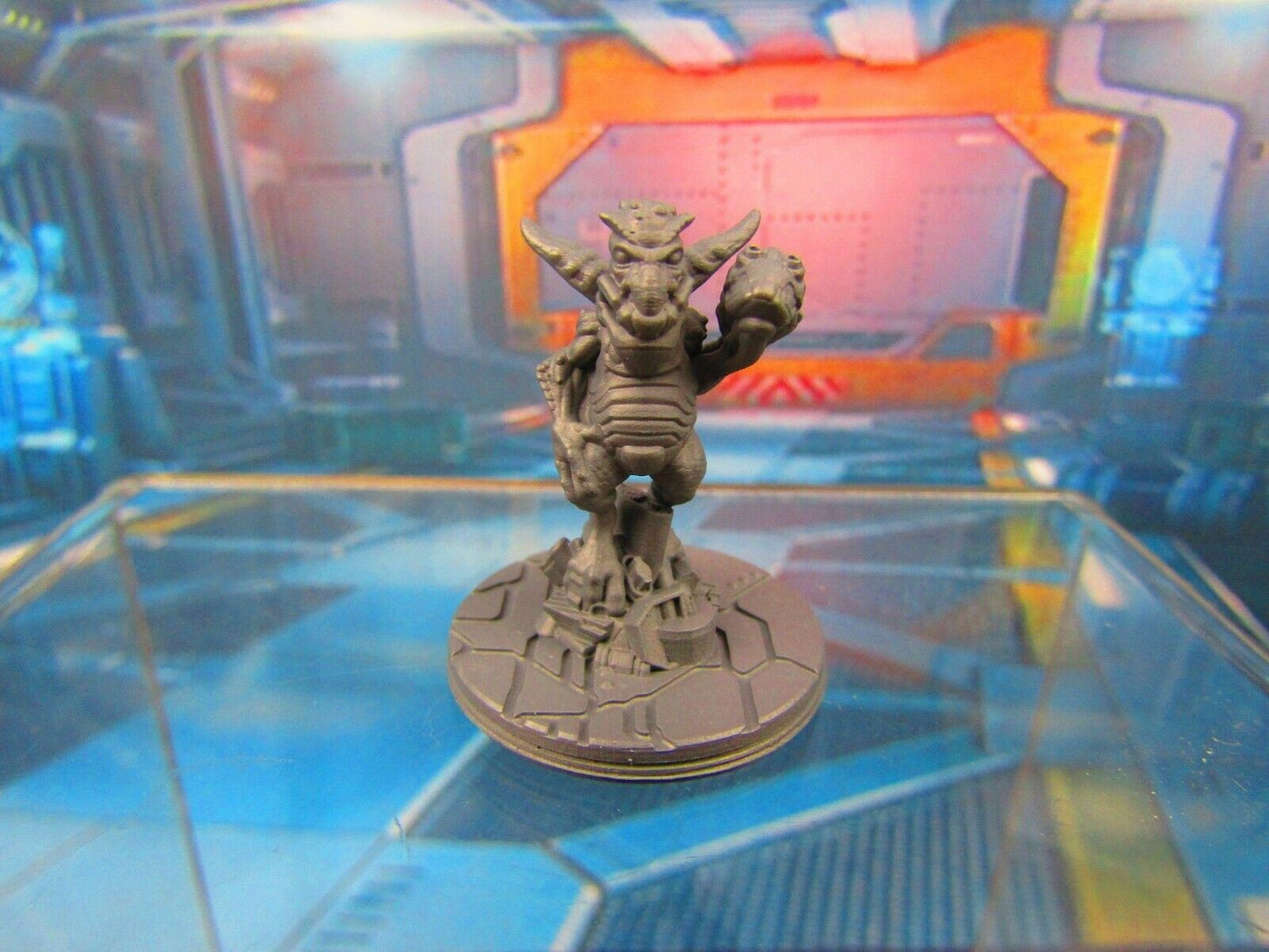 Alien Junk Trader Merchant Mini Miniature 3D Printed Model 28/32mm Scale Sci Fi