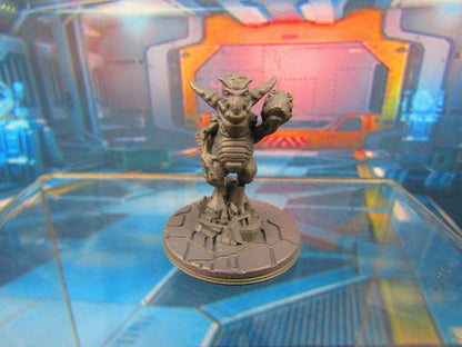 Alien Junk Trader Merchant Mini Miniature 3D Printed Model 28/32mm Scale Sci Fi