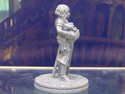 Human Pirate Crewwoman First Mate Mini Miniature Figure 3D Printed Model 28/32mm