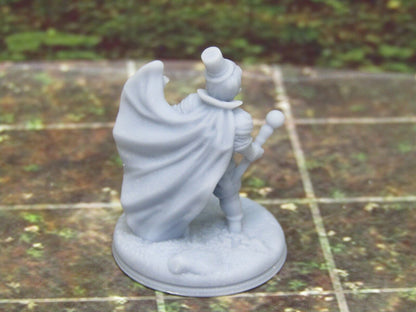 Halfling Puppeteer Performer Mini Miniature Figure 3D Printed Model 28/32mm